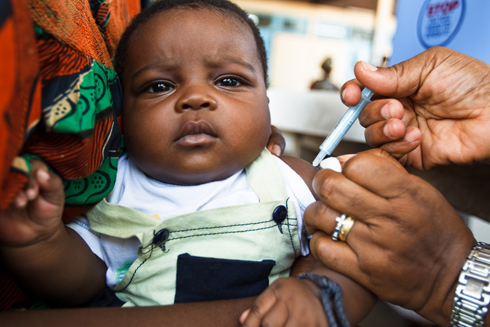 Hjälp Unicef och Apoteket Hjärtat att vaccinera fler barn mot stelkramp