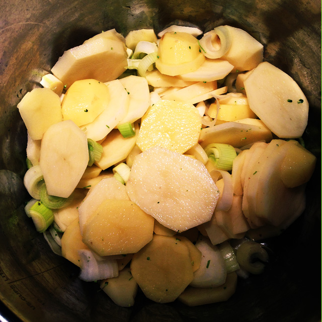 Potatis- & purjolökssoppa med ekologiska ingredienser